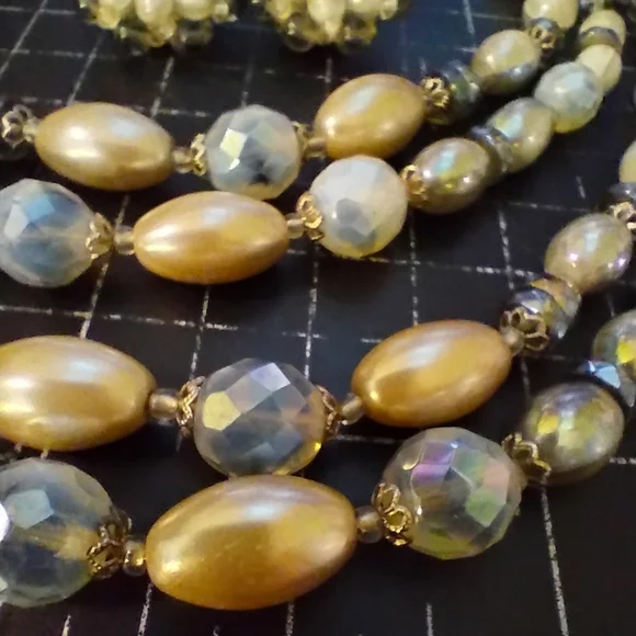 Vintage 4 Strand Art Glass Necklace With Matching Clip-On Earrings, 16 I… - Picture 3 of 9